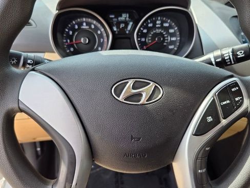 Used 2012 Hyundai Elantra GLS FWD image 23