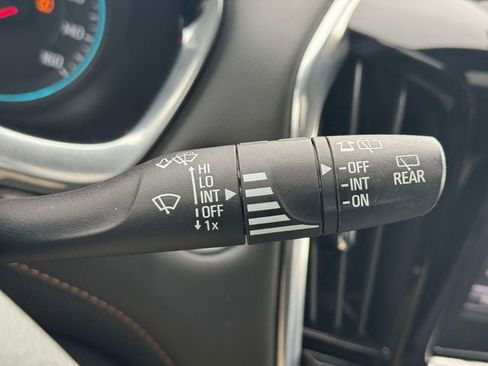 Used 2018 Chevrolet Traverse Premier image 31