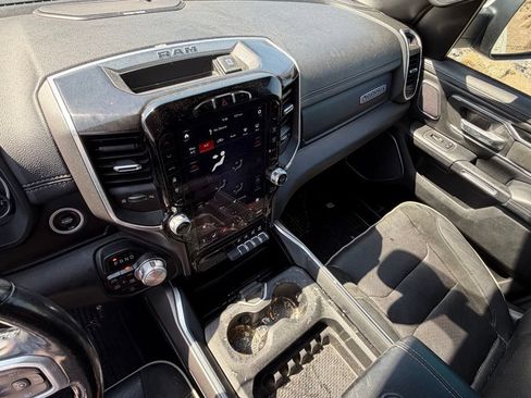 Used 2020 RAM 1500 Laramie AWD/4WD image 19