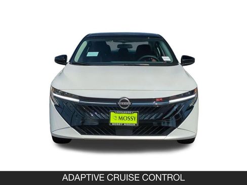 New 2026 Nissan Sentra SR w/ Floor Mat Package FWD image 4