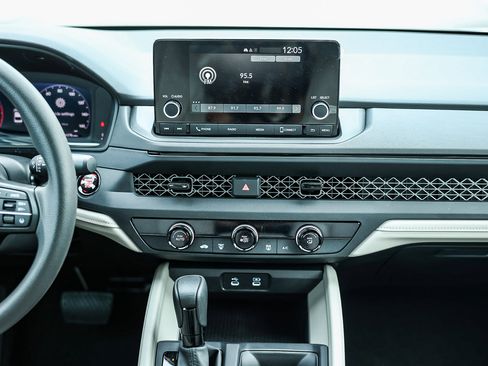 Used 2025 Honda Accord LX image 17