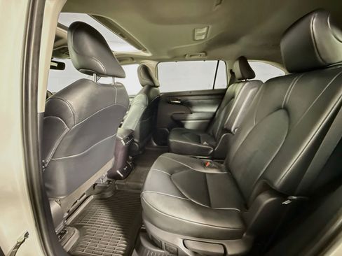 Certified 2026 Toyota Highlander XLE AWD/4WD image 22