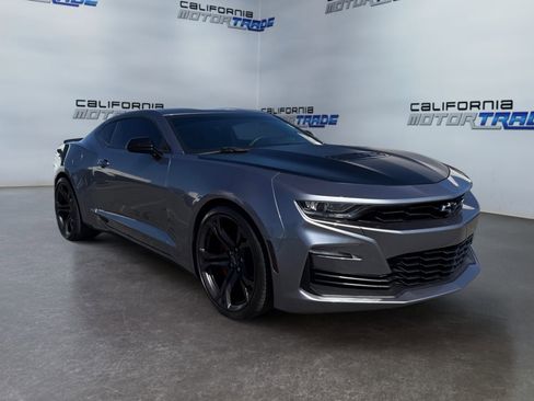 Used 2020 Chevrolet Camaro SS RWD image 3