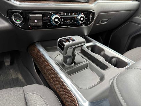 Used 2025 GMC Sierra 1500 Elevation image 11