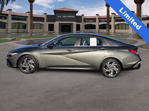 Used 2025 Hyundai Elantra Limited image 5