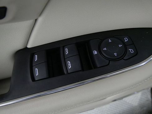 Used 2022 Buick Envision Avenir w/ Technology Package II image 14