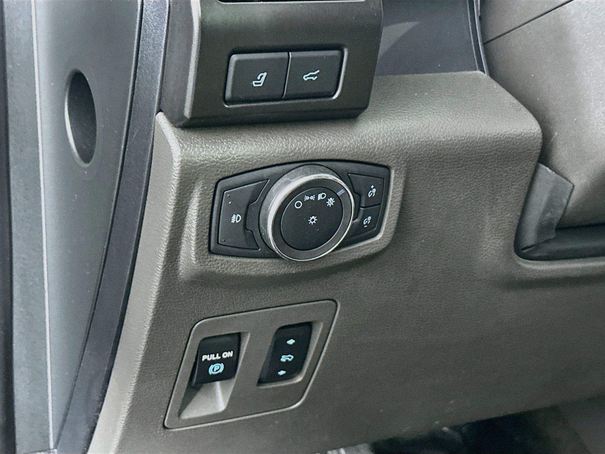 Used 2018 Ford Expedition Max Limited w/ Equipment Group 301A RWD image 17