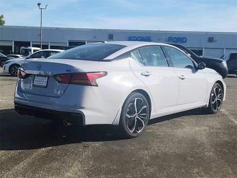 New 2025 Nissan Altima 2.5 SR w/ SR Premium Package image 4