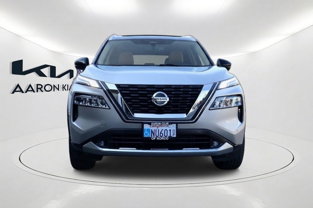 Used 2021 Nissan Rogue Platinum AWD/4WD image 2