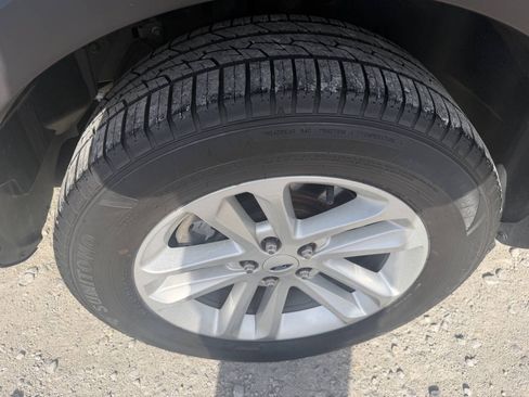 Used 2015 Ford Explorer XLT w/ Equipment Group 202B AWD/4WD image 11