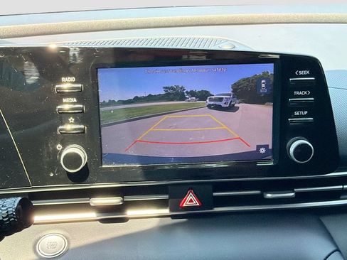 Used 2022 Hyundai Elantra SEL w/ Convenience Package FWD image 14