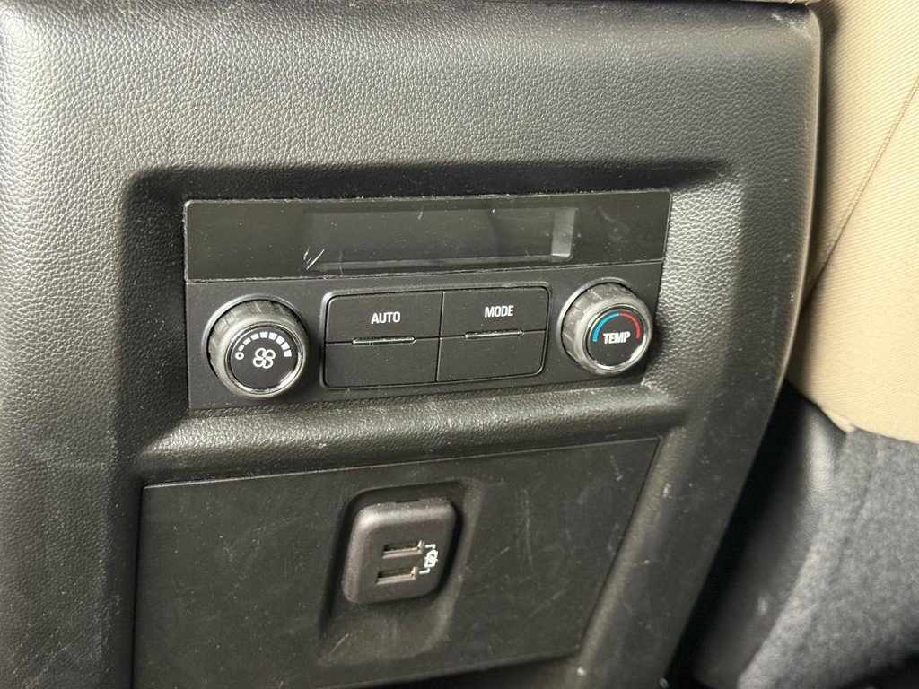 Used 2023 Chevrolet Traverse LS FWD image 15
