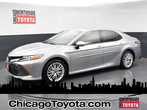 Used 2020 Toyota Camry XLE image 1
