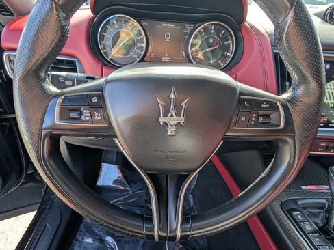 Used 2022 Maserati Levante GT image 34