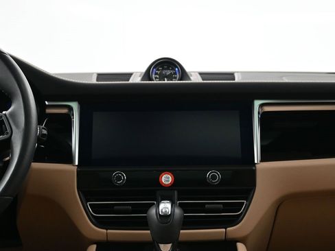 Certified 2023 Porsche Macan Turbo image 11