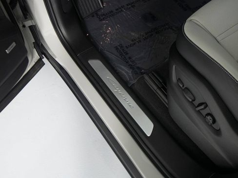 Certified 2026 Porsche Cayenne E-Hybrid AWD/4WD image 21