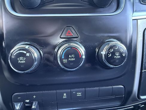 Used 2016 RAM 2500 SLT image 39