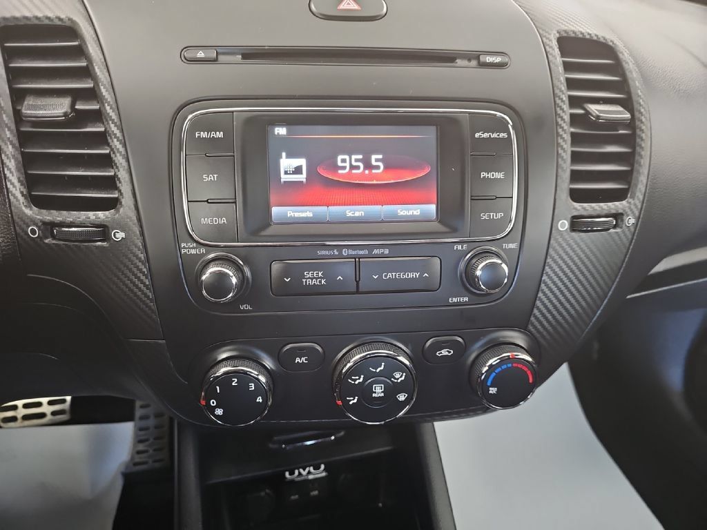 Used 2015 Kia Forte Koup SX FWD image 15