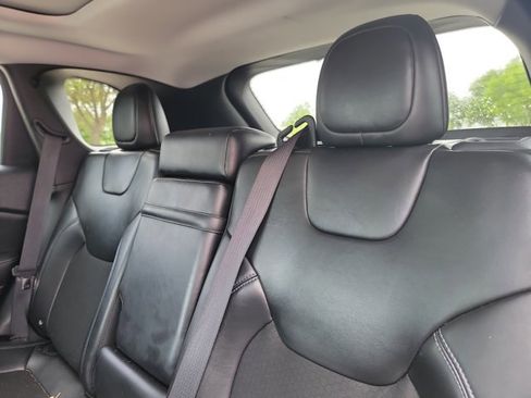 Used 2019 Jeep Cherokee Latitude Plus w/ Comfort/Convenience Group image 10