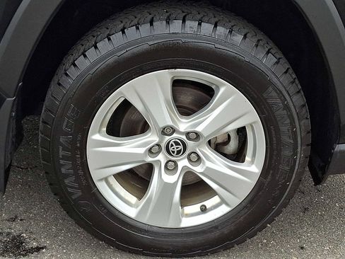 Used 2021 Toyota RAV4 XLE w/ XLE Grade Weather Package image 8