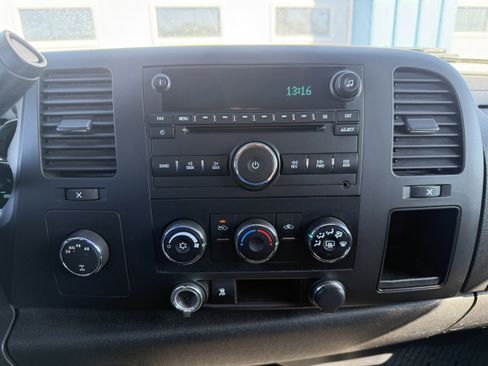 Used 2010 GMC Sierra 1500 SLE image 24