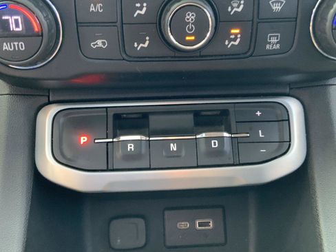 Used 2021 GMC Acadia SLE w/ Driver Convenience Package FWD image 40