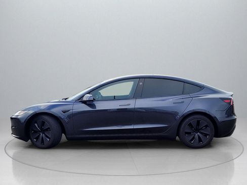 Used 2024 Tesla Model 3 Standard Range image 4