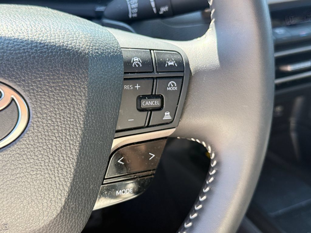 Used 2026 Toyota Camry SE FWD image 18