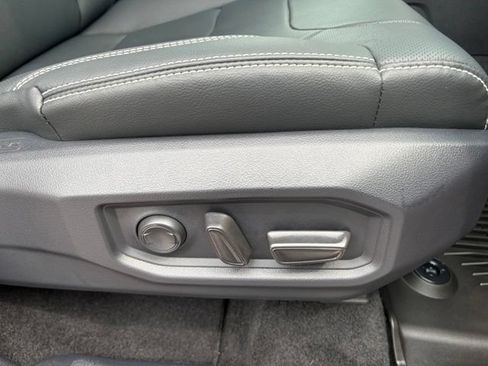 Used 2026 Toyota Tundra SR5 w/ SR5 Premium Package AWD/4WD image 29