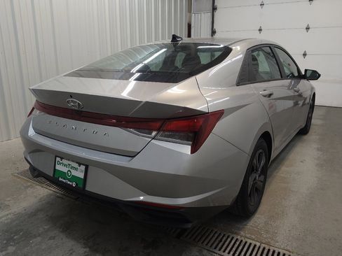 Used 2021 Hyundai Elantra SEL FWD image 9