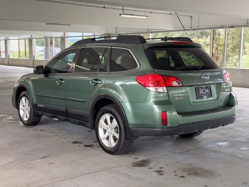 Used 2014 Subaru Outback 2.5i Limited w/ Moonroof Package AWD/4WD image 7