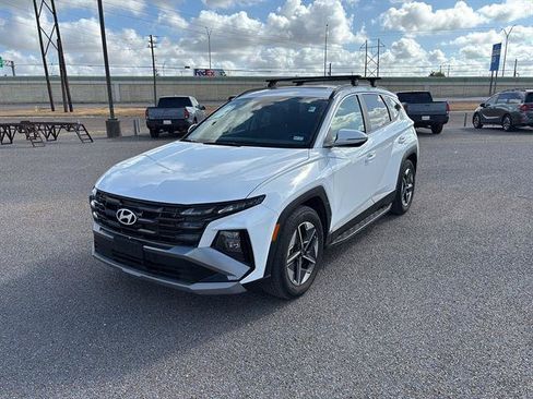 Used 2025 Hyundai Tucson SEL FWD image 3