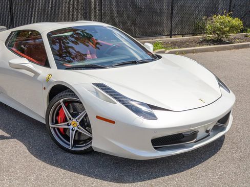 Used 2012 Ferrari 458 Spider RWD image 18