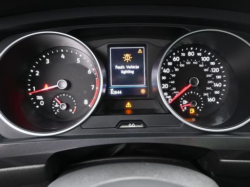 Used 2021 Volkswagen Tiguan SE FWD image 12