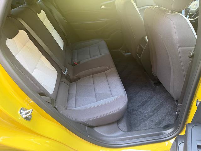 Used 2024 Chevrolet Trax RS w/ Sunroof Package FWD image 19