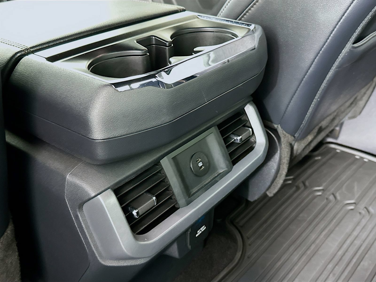 Used 2025 Ford F150 Lariat w/ Equipment Group 501A Mid AWD/4WD image 26