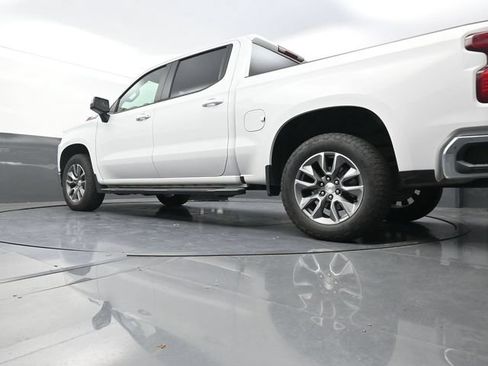 Used 2022 Chevrolet Silverado 1500 LT w/ Z71 Off-Road Package AWD/4WD image 35