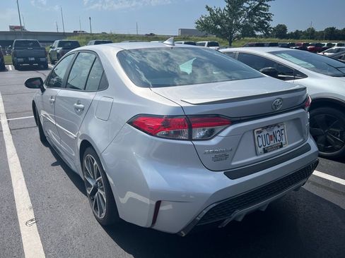 Used 2020 Toyota Corolla SE w/ SE Premium Package FWD image 5