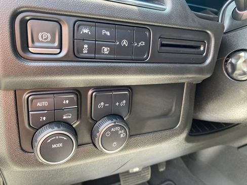 Used 2022 Chevrolet Tahoe LT w/ Luxury Package AWD/4WD image 16