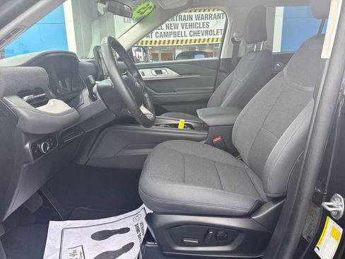 Used 2025 Ford Explorer Active AWD/4WD image 11
