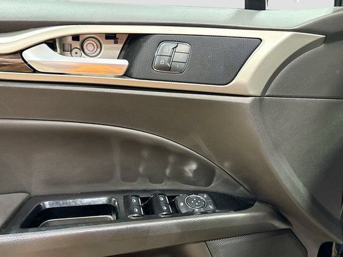 Used 2015 Ford Fusion SE w/ Equipment Group 202A AWD/4WD image 16