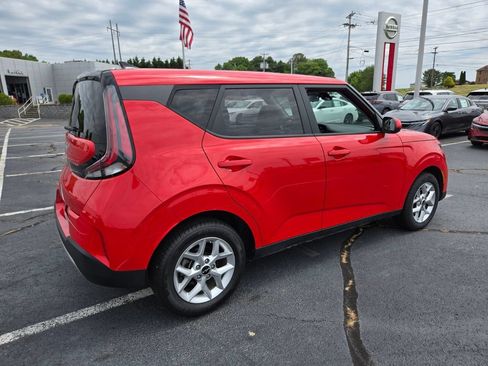 Used 2024 Kia Soul LX w/ Option Group 015 FWD image 6