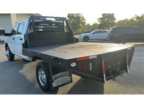 Used 2024 RAM 3500 SLT w/ Quick Order Package 2YG SLT AWD/4WD image 3