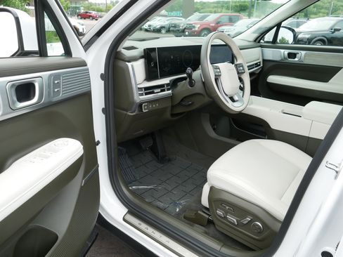 Certified 2025 Hyundai Santa Fe Calligraphy FWD image 11