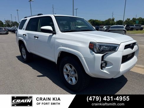 Used 2022 Toyota 4Runner SR5 AWD/4WD image 1