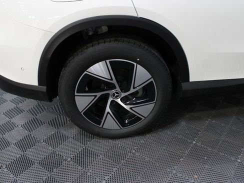 New 2024 Mercedes-Benz GLC 300 4MATIC image 11