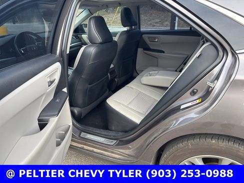 Used 2015 Toyota Camry SE image 16