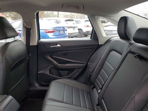 Used 2021 Volkswagen Jetta SE image 10