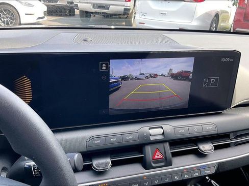 Used 2025 Kia K4 LXS image 17