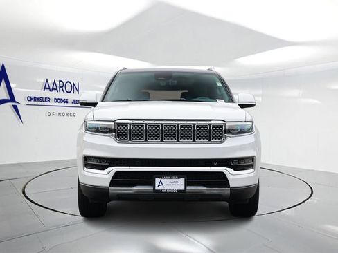 Used 2022 Jeep Grand Wagoneer Series III w/ Rear Seat Video Group 1 AWD/4WD image 4